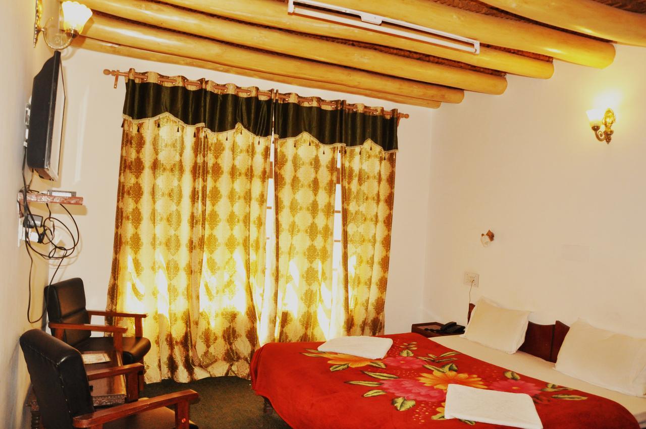 Hotel Jan Palace Лех Экстерьер фото